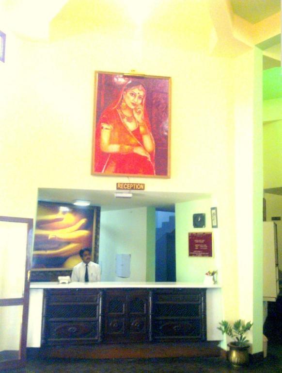 Hotel Bharatpur Ashok Esterno foto