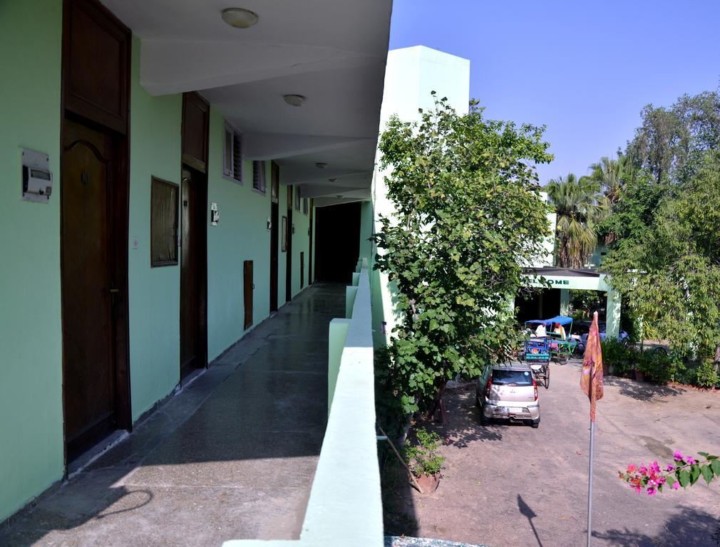 Hotel Bharatpur Ashok Esterno foto